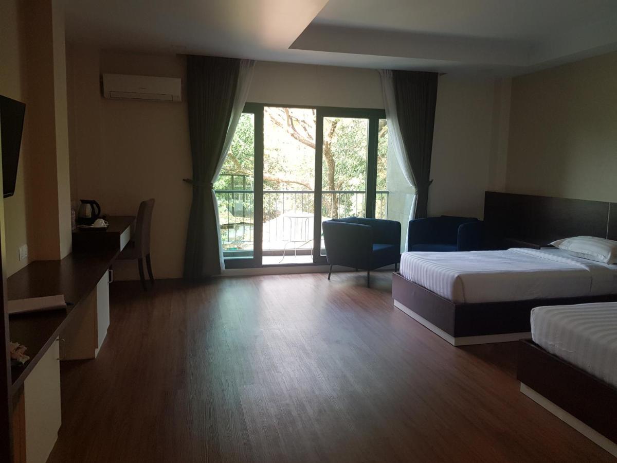 Airport Avenue Hotel Gyogon Kültér fotó