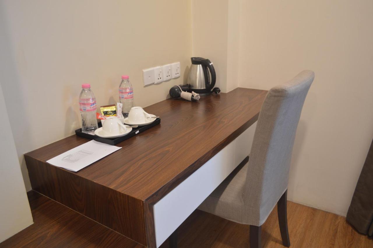 Airport Avenue Hotel Gyogon Kültér fotó