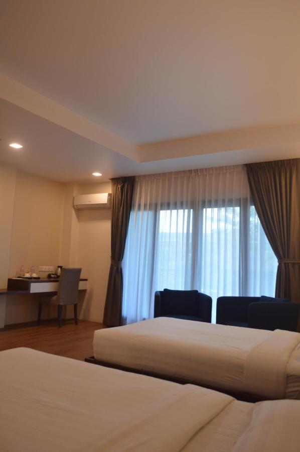 Airport Avenue Hotel Gyogon Kültér fotó