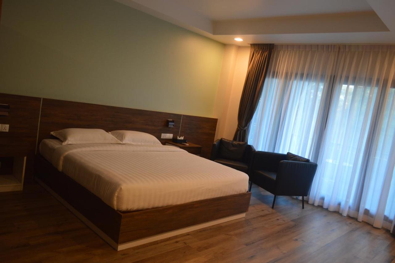 Airport Avenue Hotel Gyogon Kültér fotó