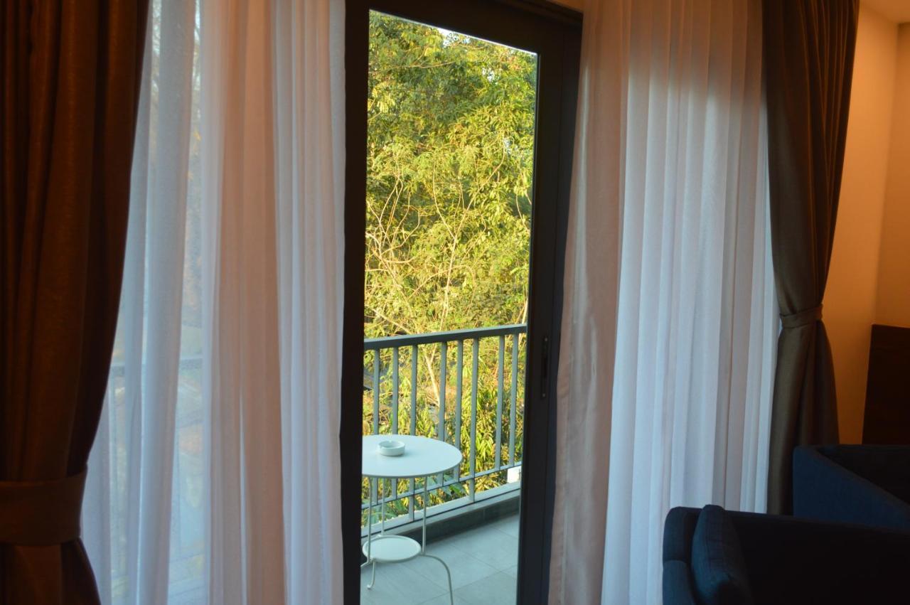 Airport Avenue Hotel Gyogon Kültér fotó